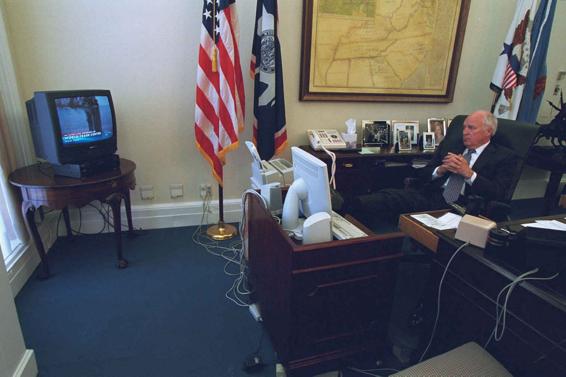 009_Obam_9781524763138_ins_r1.jpg